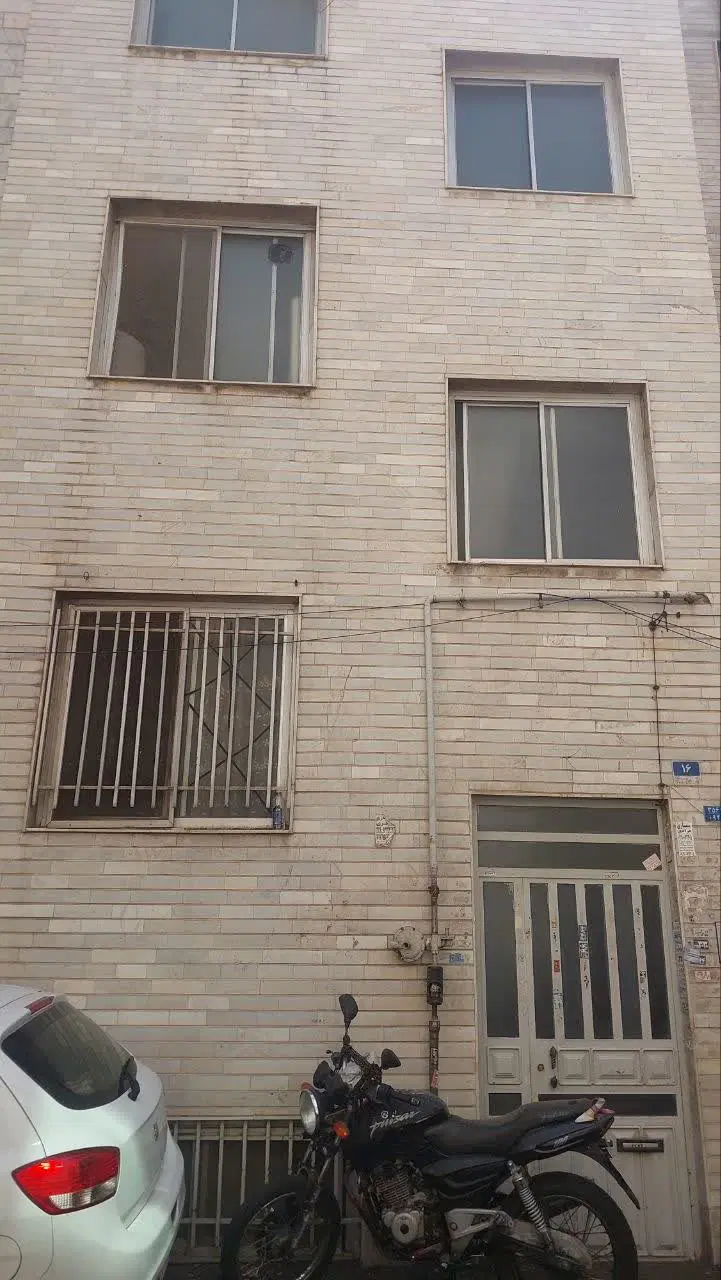 ۶۷ متر حیاط ۴ طبقه ۴ تا سرویس کامل