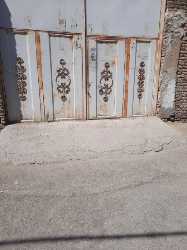 مغازه داخل گاراژ قصابانی دارای برق سه فاز اب گاز