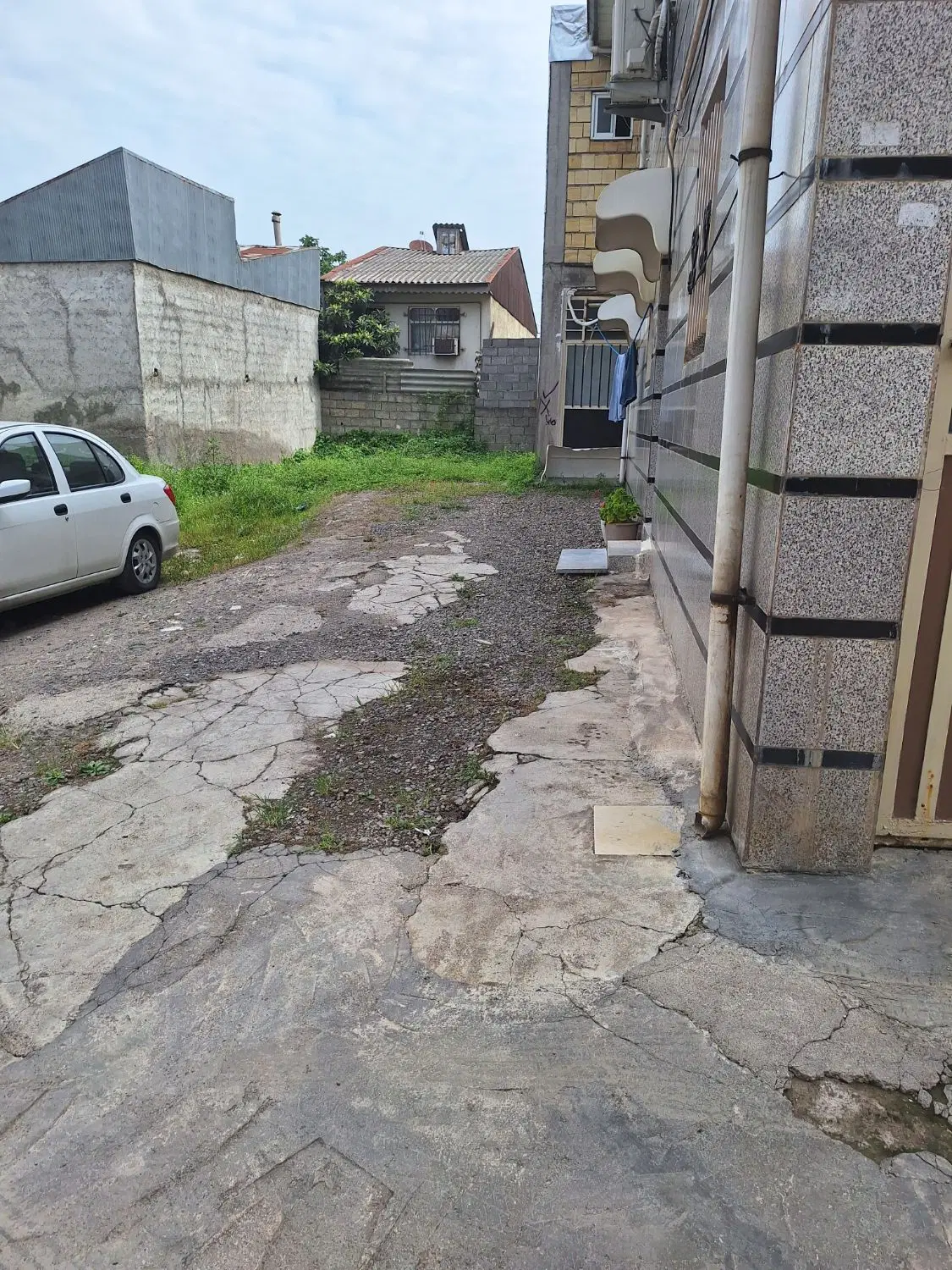 زمین مسکونی ۶۸متری واقع در رشت
