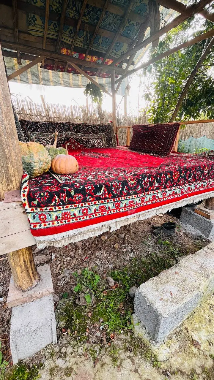 ویلا با باغ و دامداری + زمین کشاورزی (سنگر، رشت)