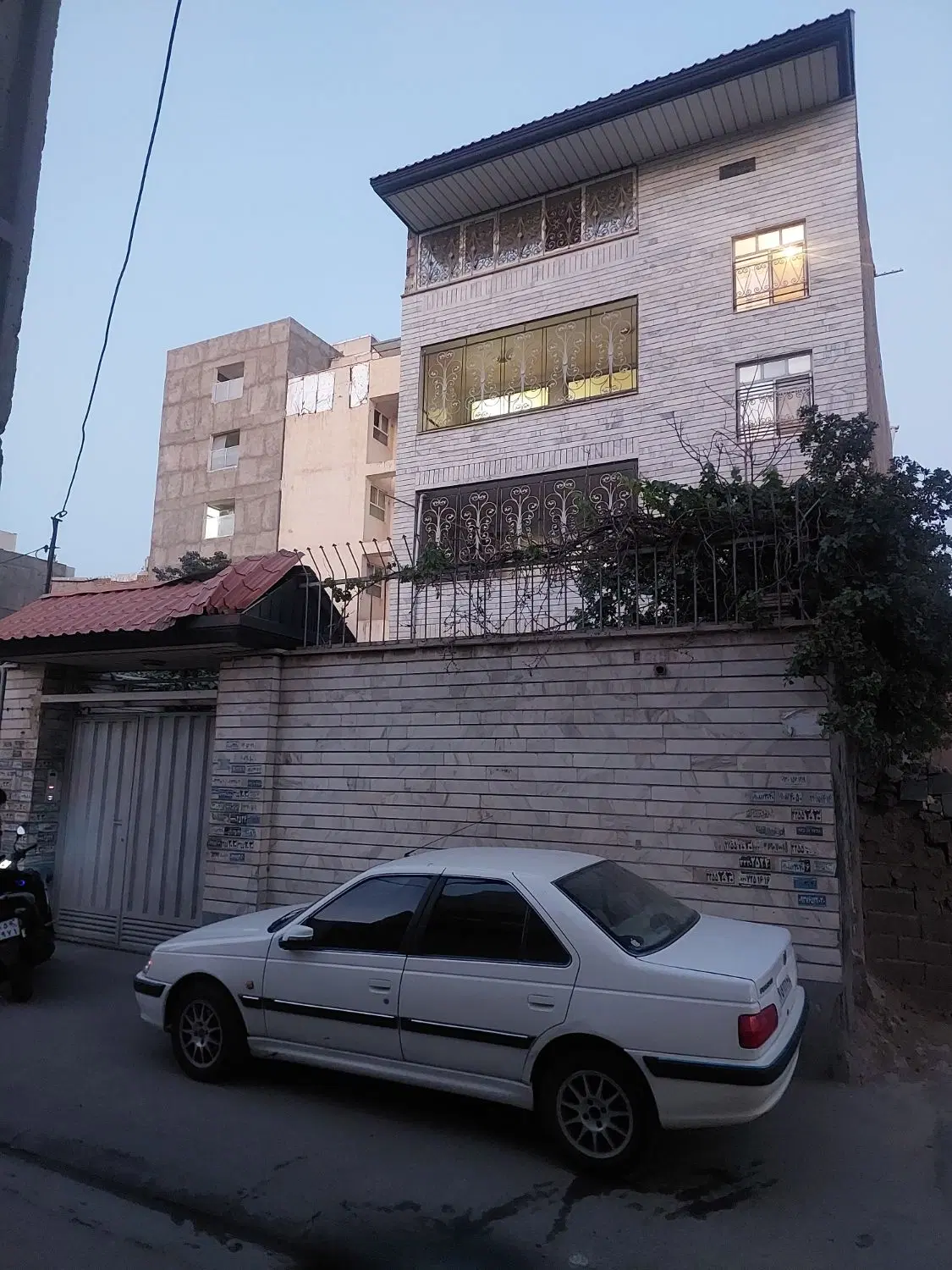 رهن اجاره  واحد  ۱۹۶  متر ۳ خواب  مهرشهر
