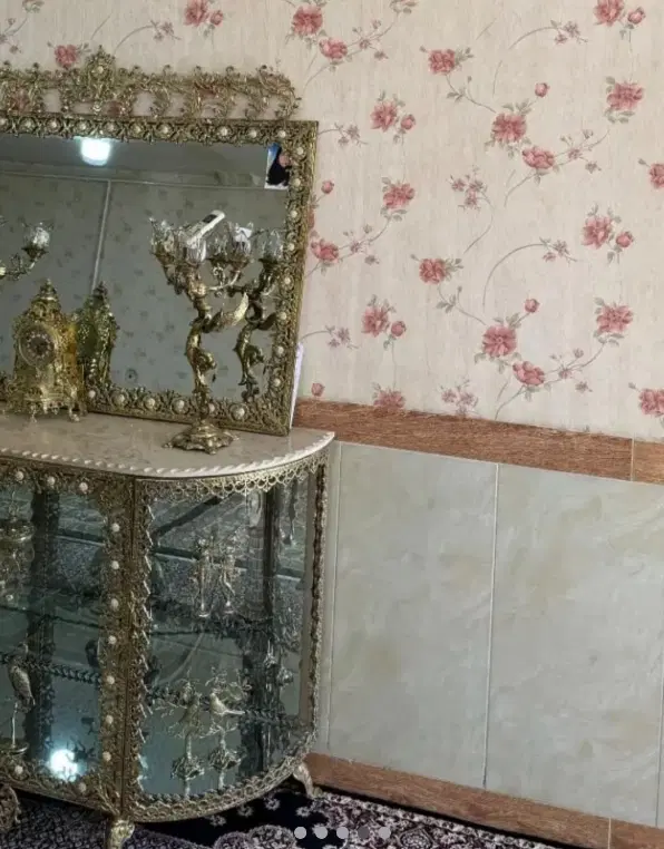خانه دو طبقه با مغازه