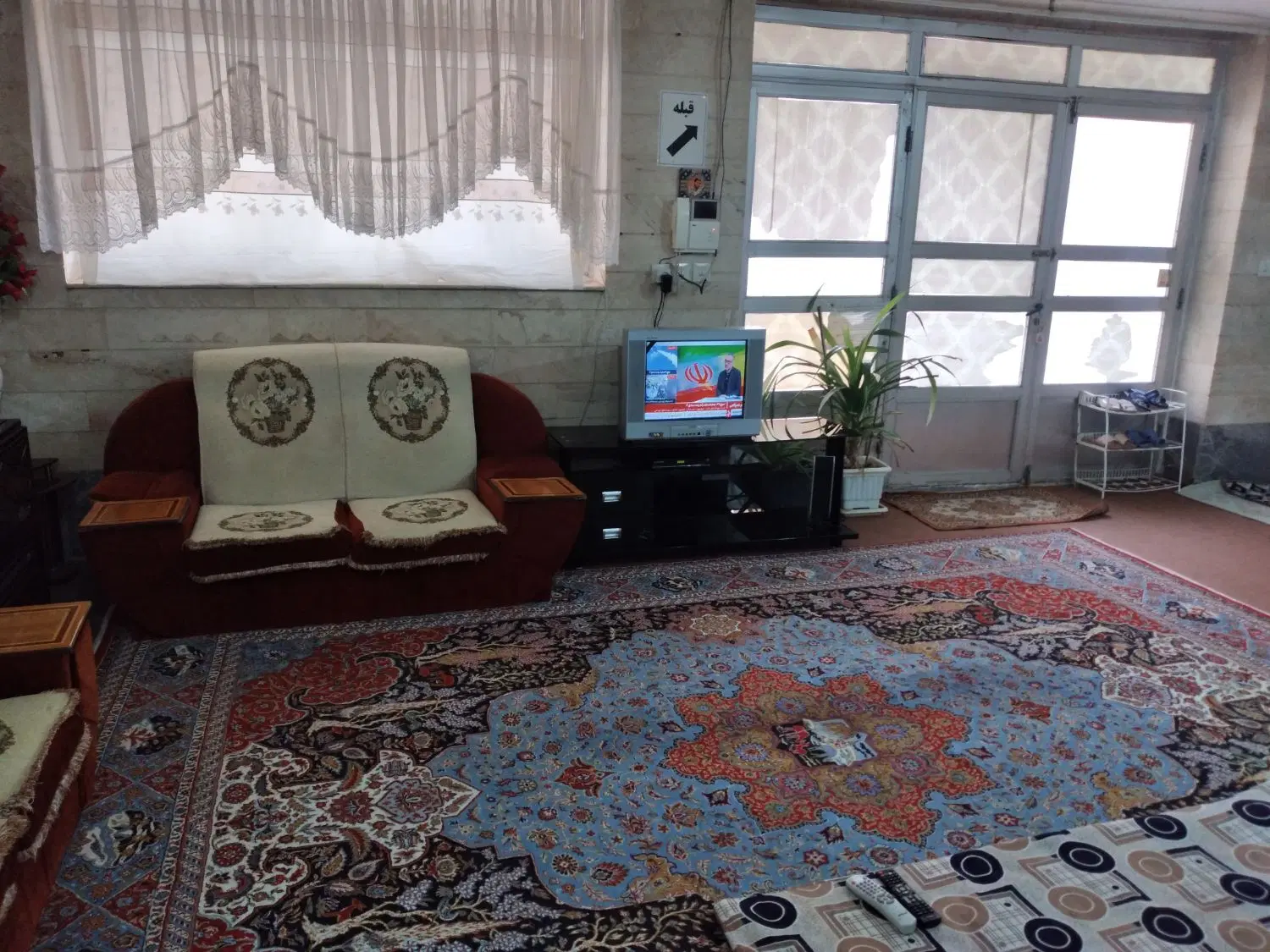 سوئیت حیاط دارطبقه همکف مبله ۲خواب بدون پله
