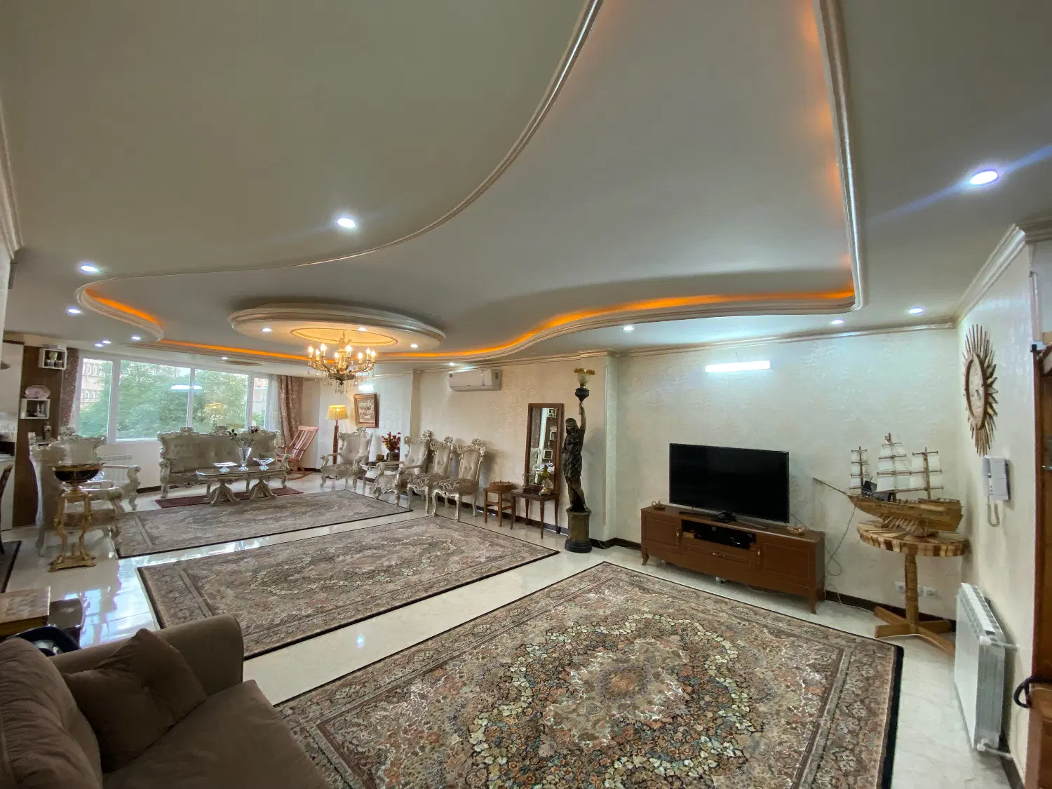 ۱۵۲متری تک واحدی بر اصلی خ امام نوساز نما رومی