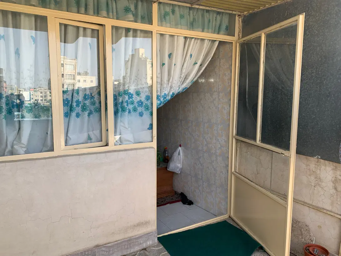 آپارتمان وکالتی تک واحدی۸۵متری۲خواب ط۴بدون آسانسور