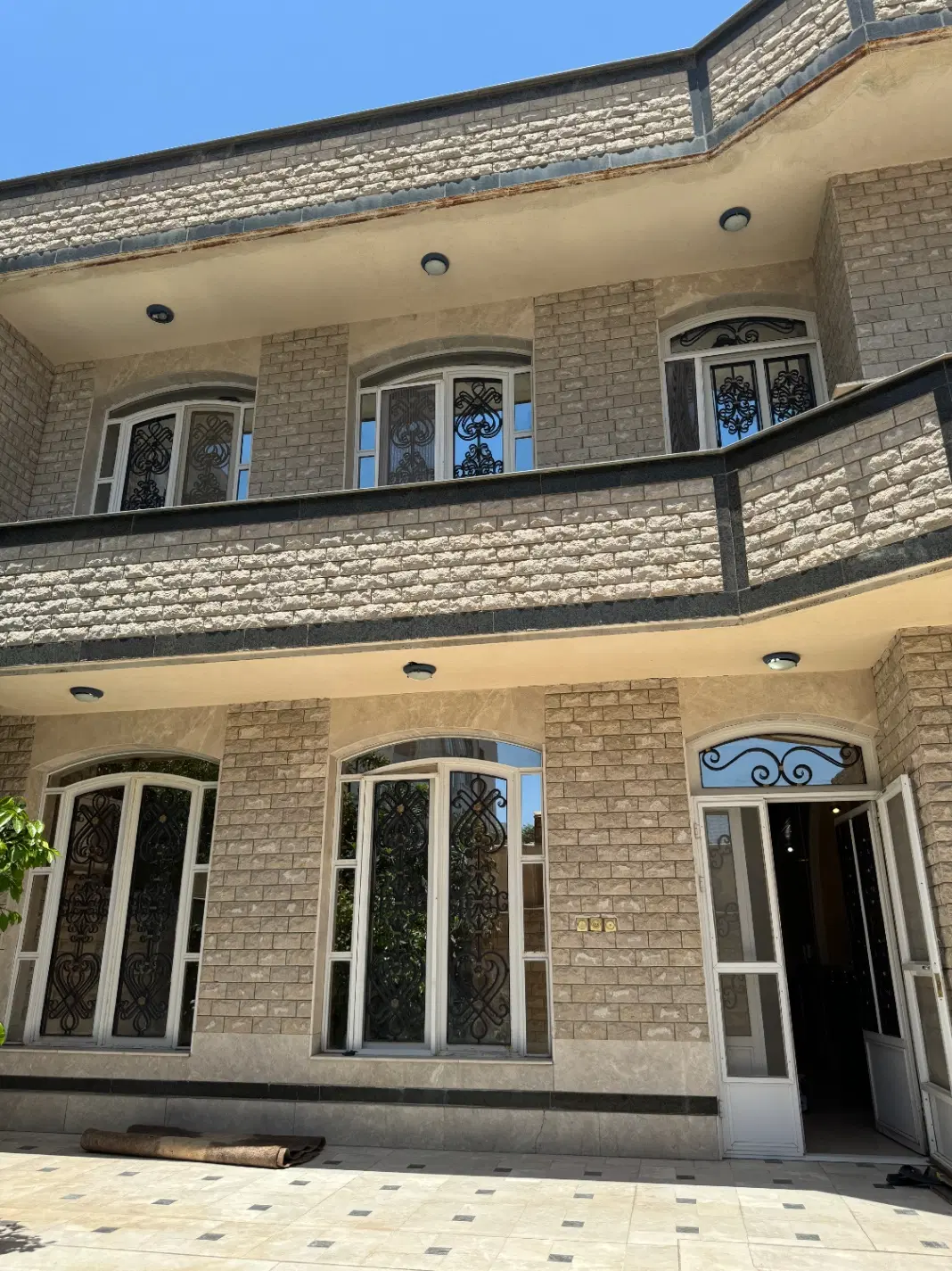 ویلایی۲۵۵ متری دوطبقه پاسداران