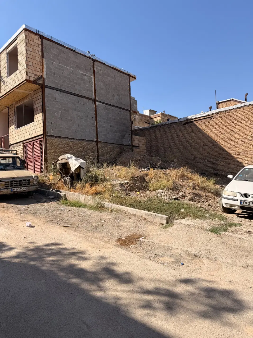 زمین فروشی