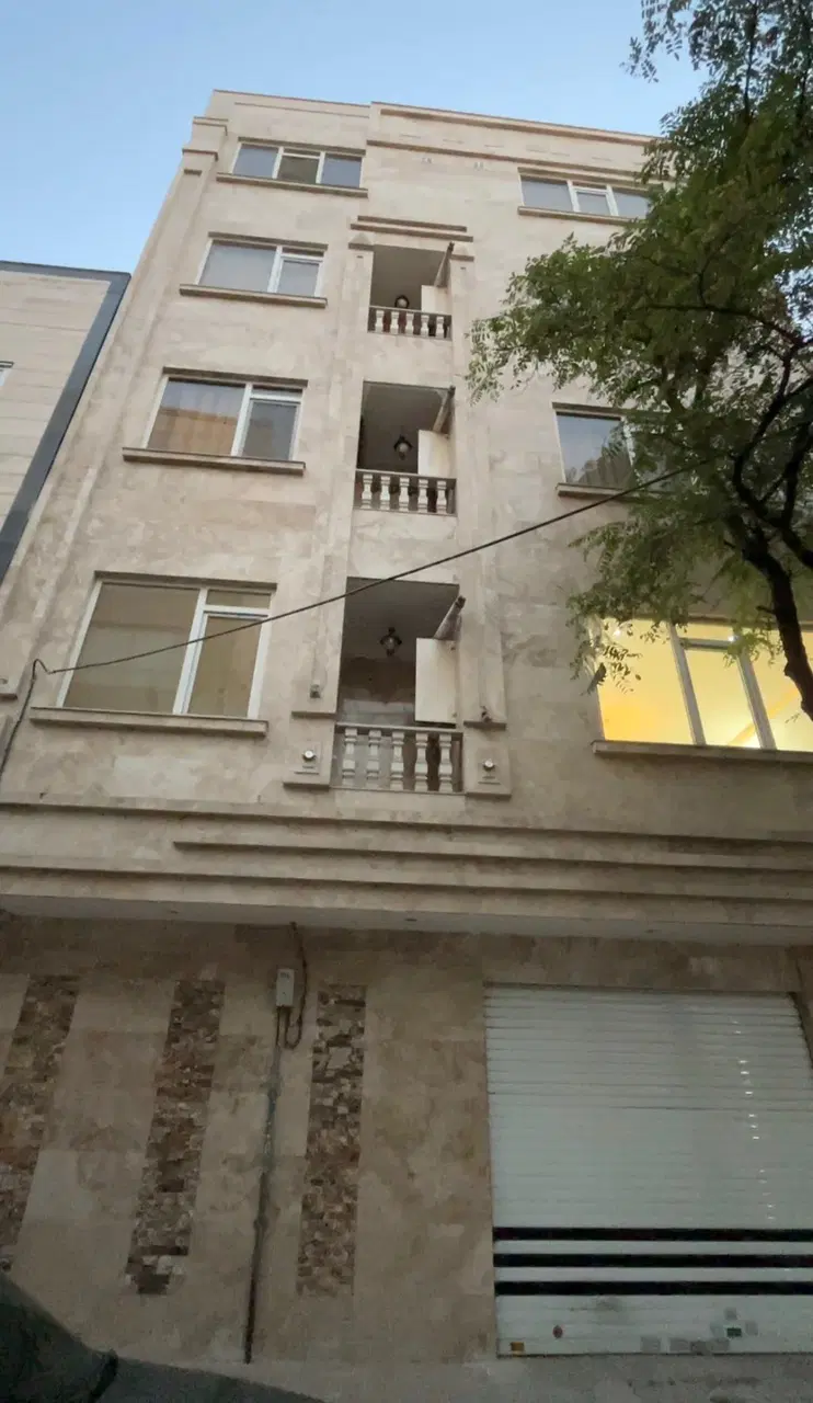 ۹۵متر_روبه خیابان(بهورز)۴سال ساخت_عالیجناب