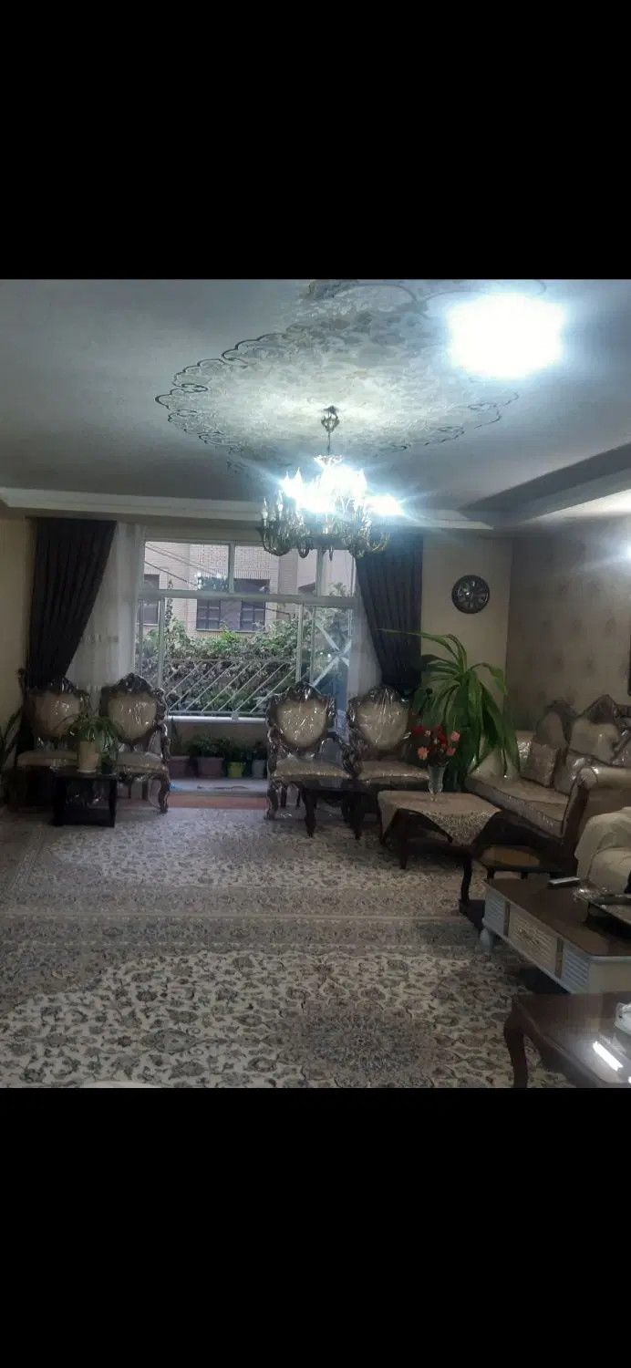 سه طبقه ویلابی ۲۰۰متر دونبش