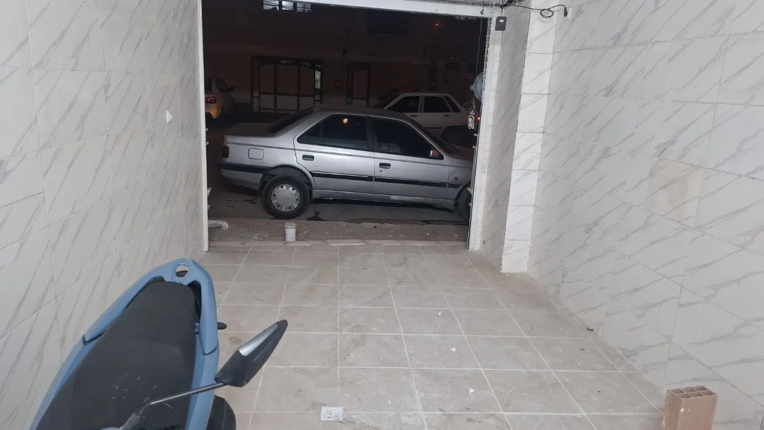 یک عدد پارکینگ اختصاصی ۱۵ متر اجاره داده میشود