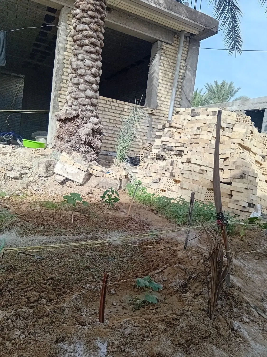 خانه نیمه کاره