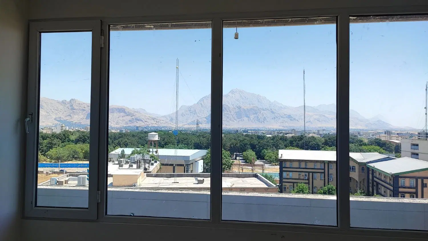آپارتمان باغنی
