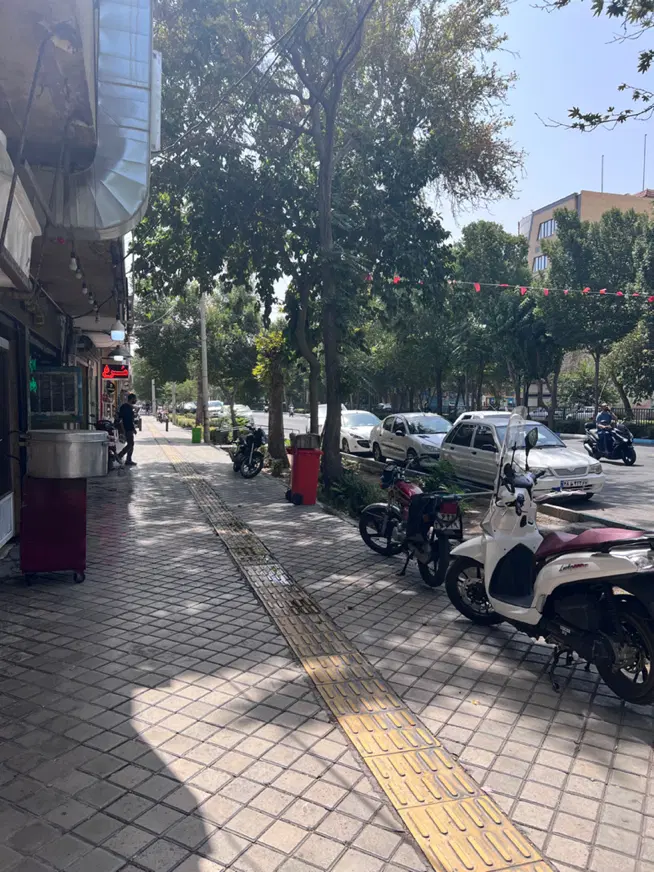 ساختمان مسکونی ،اداری بر خیابان جی