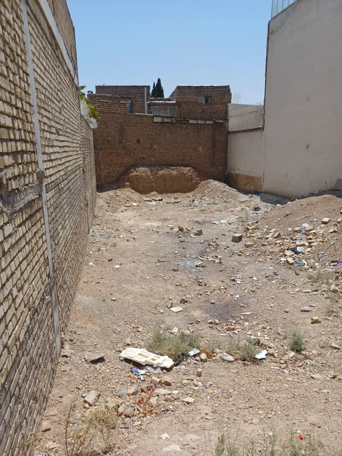 زمین مسکونی