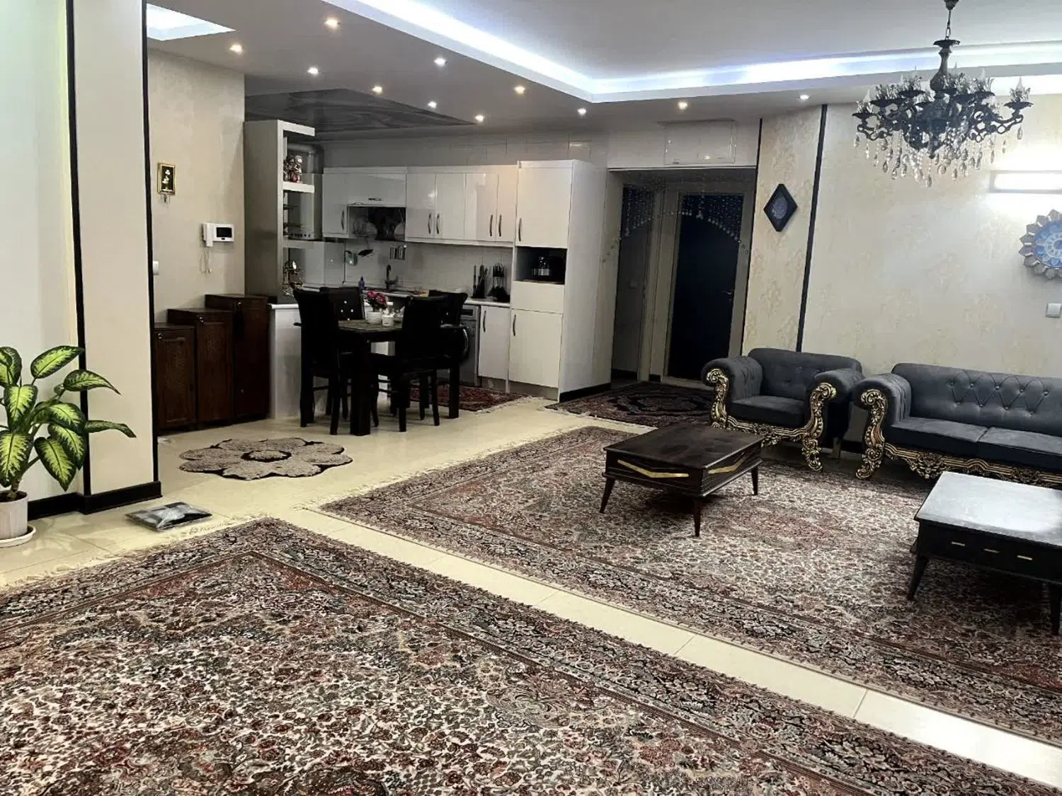 معاوضه یک دستگاه آپارتمان درسه واحدی باواحد کوچکتر