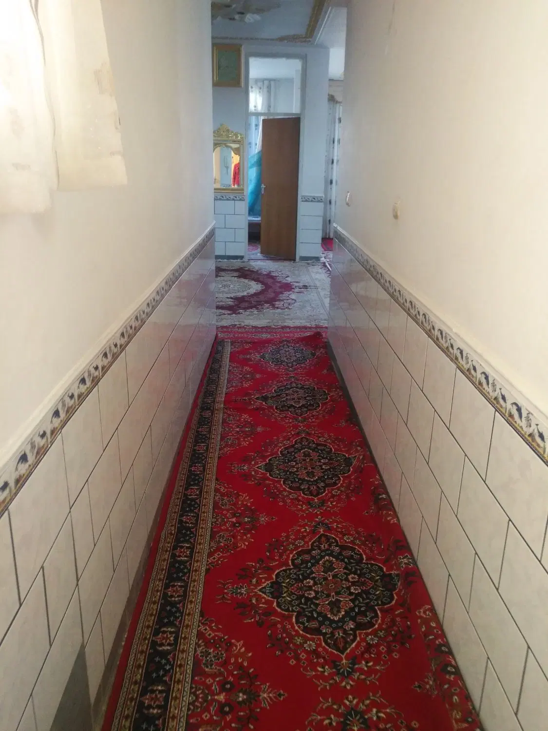 خانه قدیمی ویلایی واقع در بیست متری بیمارستان
