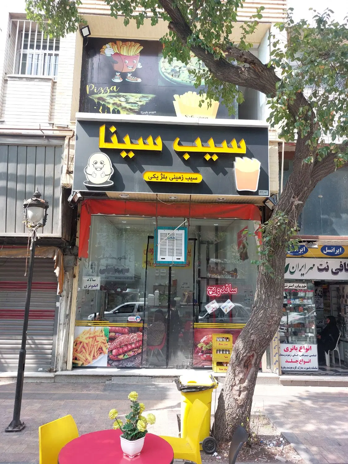مغازه فروشی در خیابان امام قزوین