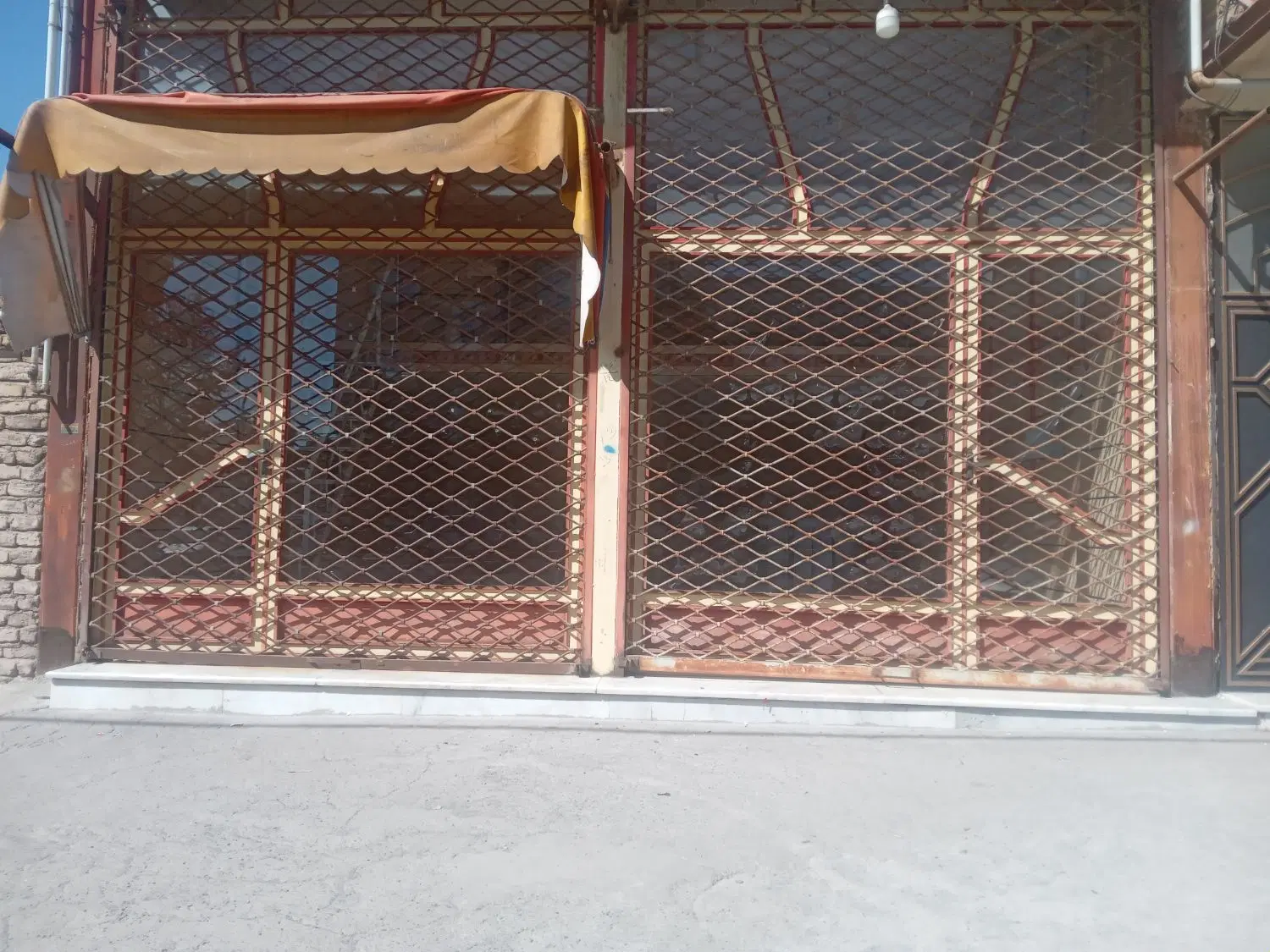 مغازه در الهیه ۳۵ متری ۶۰متر