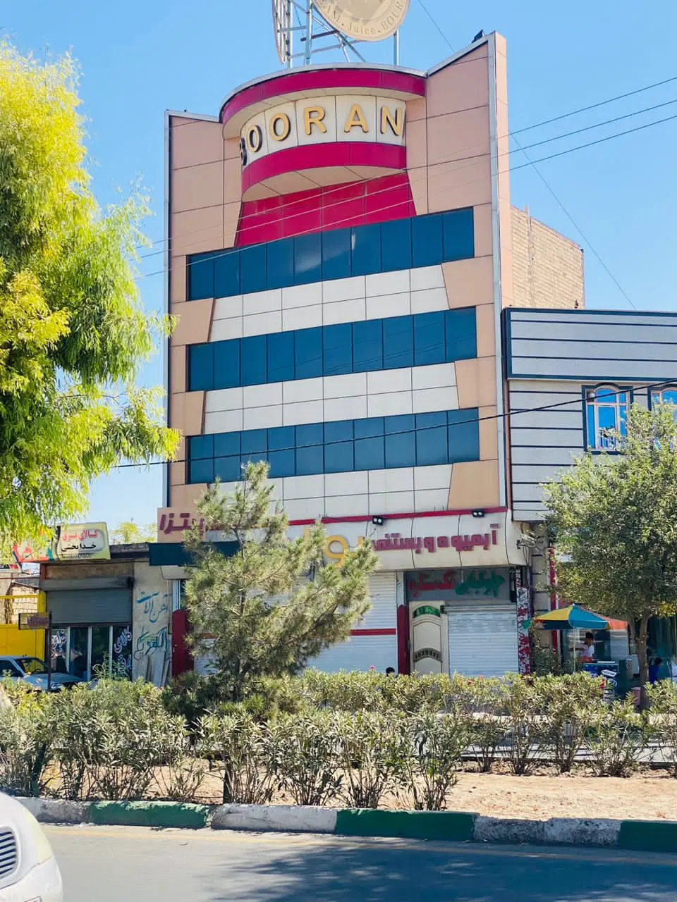 رهن اجاره تجاری نبش ۳ راه .پرتردد مناسب همه مشاغل