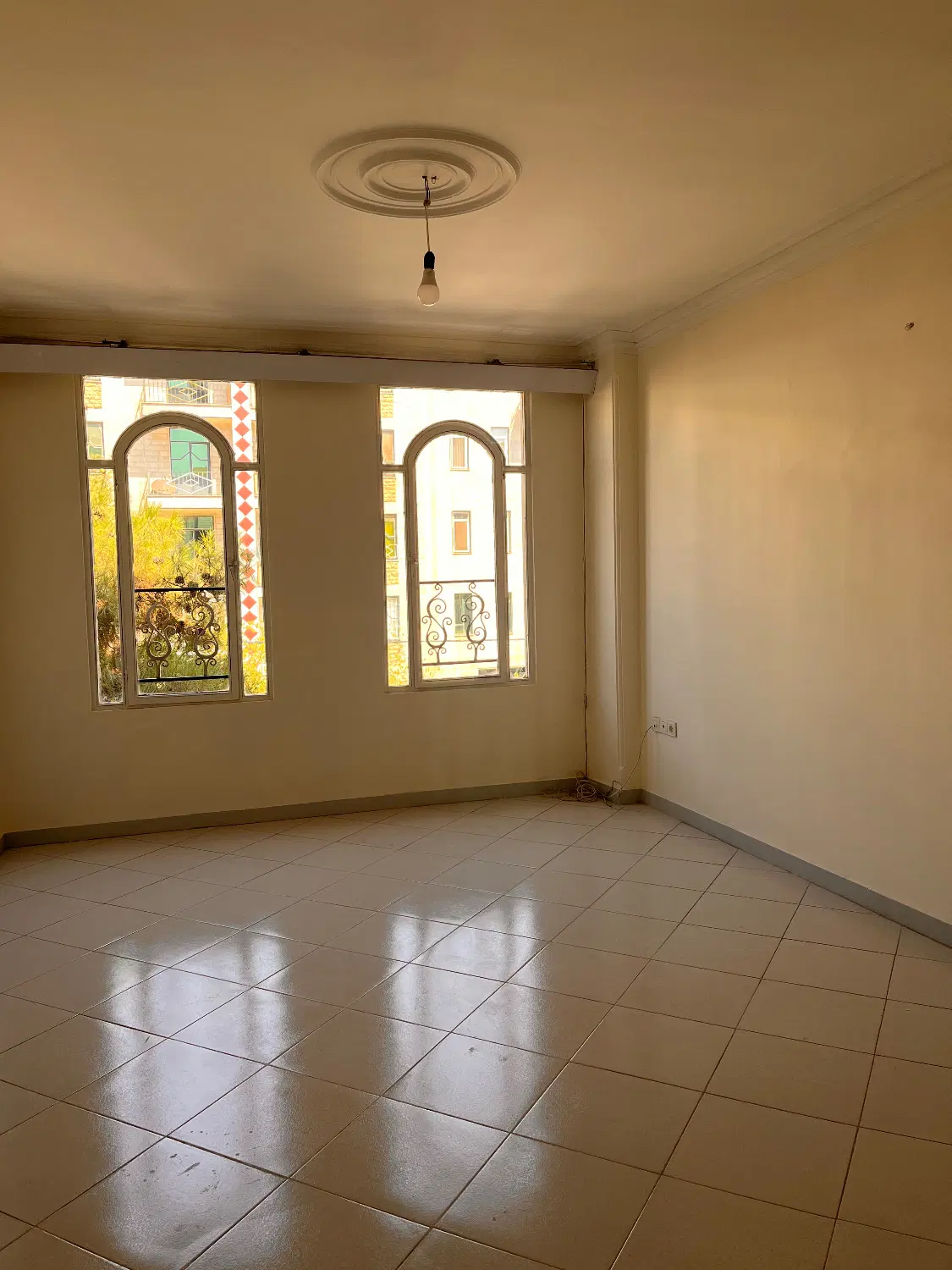 ۸۰متر سندار سالن پرده خور روبنما_۲غربی شاهین ویلا