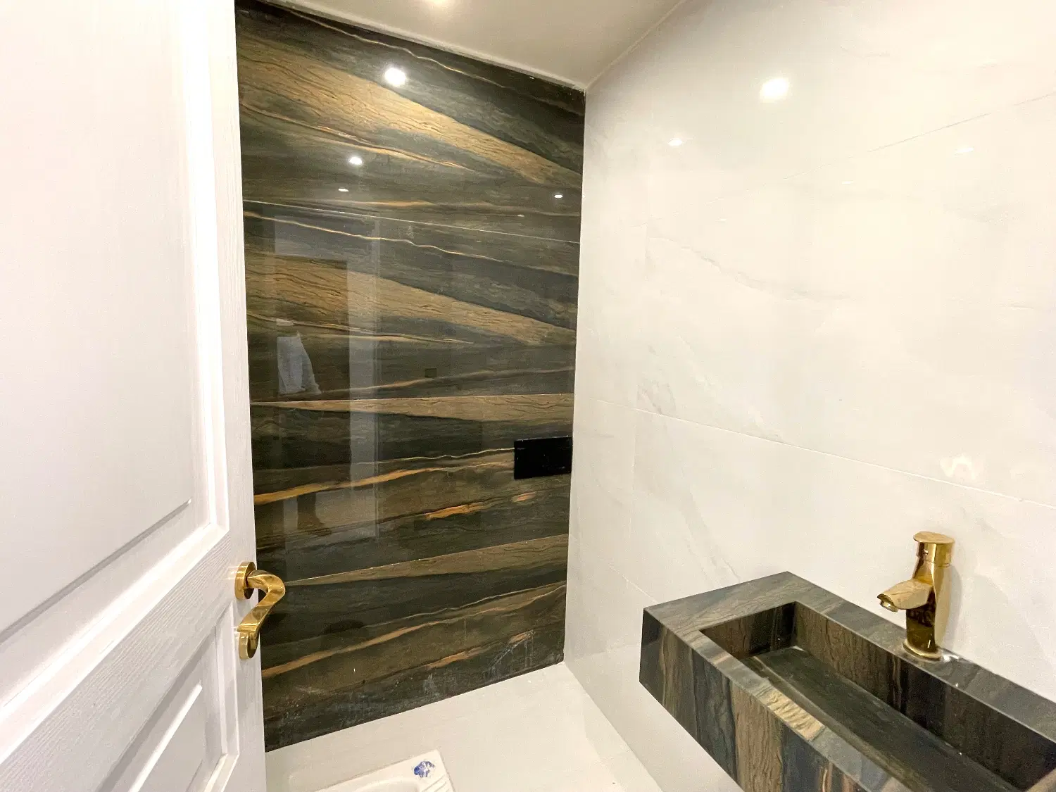 اپارتمان ۱۶۰ متری ۳خواب در فاز۴مهرشهر