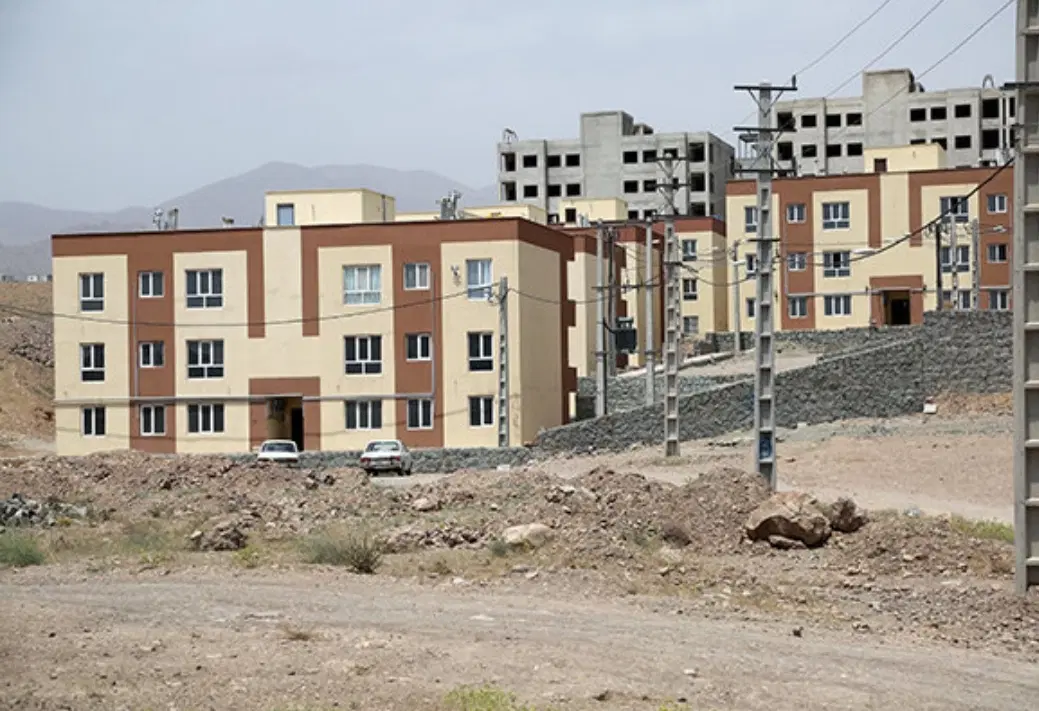 زمین ابتدای چشمه سفید ۲بر و آینده‌دار