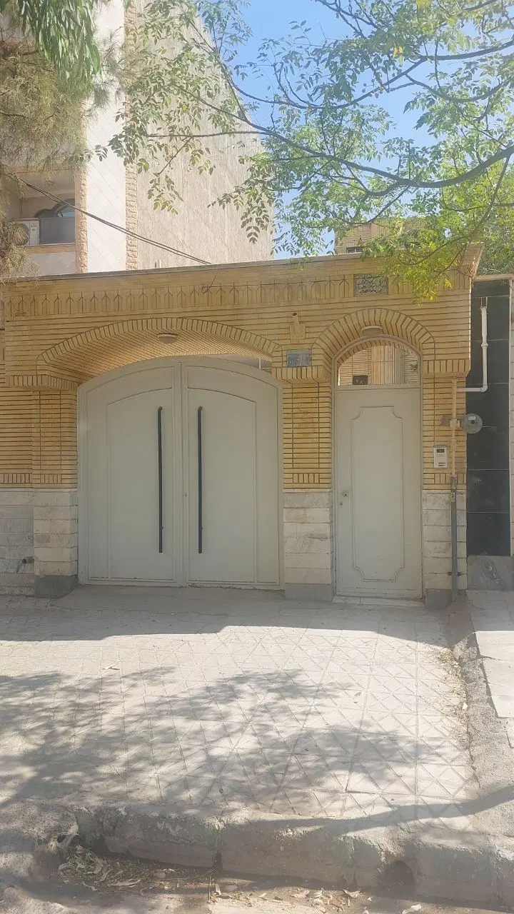۲۸۰ متر مناسب برای موسسه و مدارس واداری
