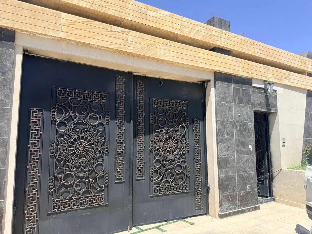 660متر حاشیه زعفرانیه7