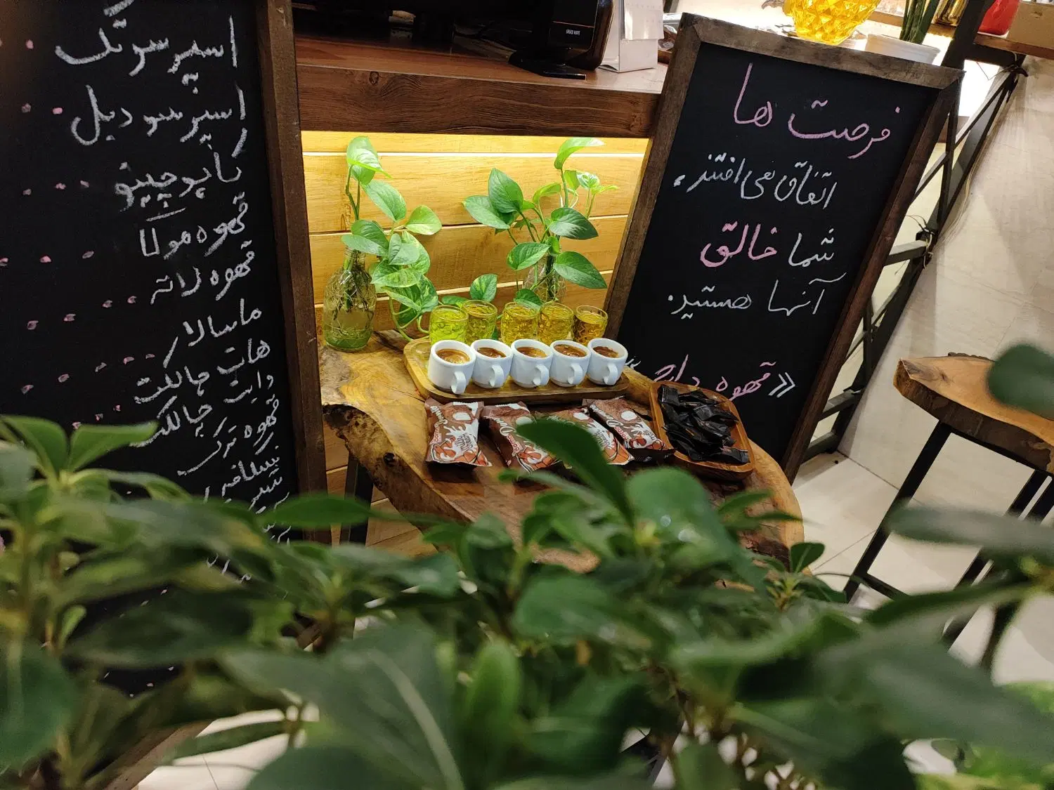 فروش کافه آماده‌به‌کار در درچه فول‌ تجهیزات