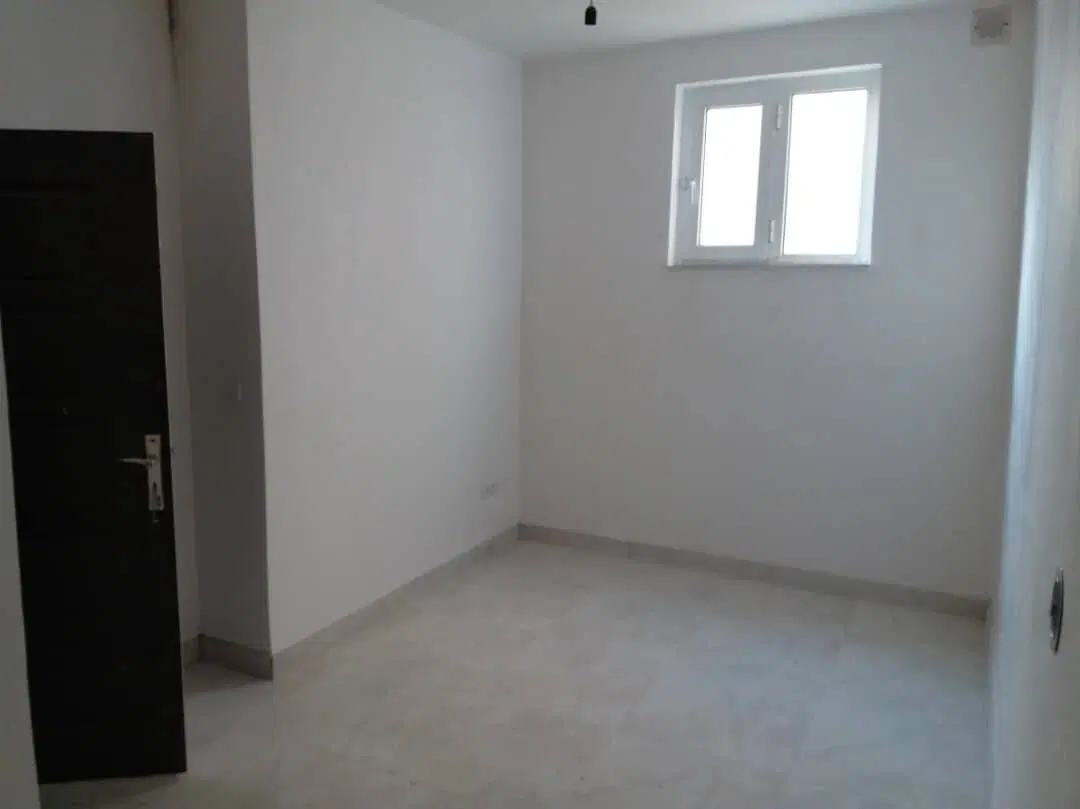 آپارتان 72 متری طبقه 1