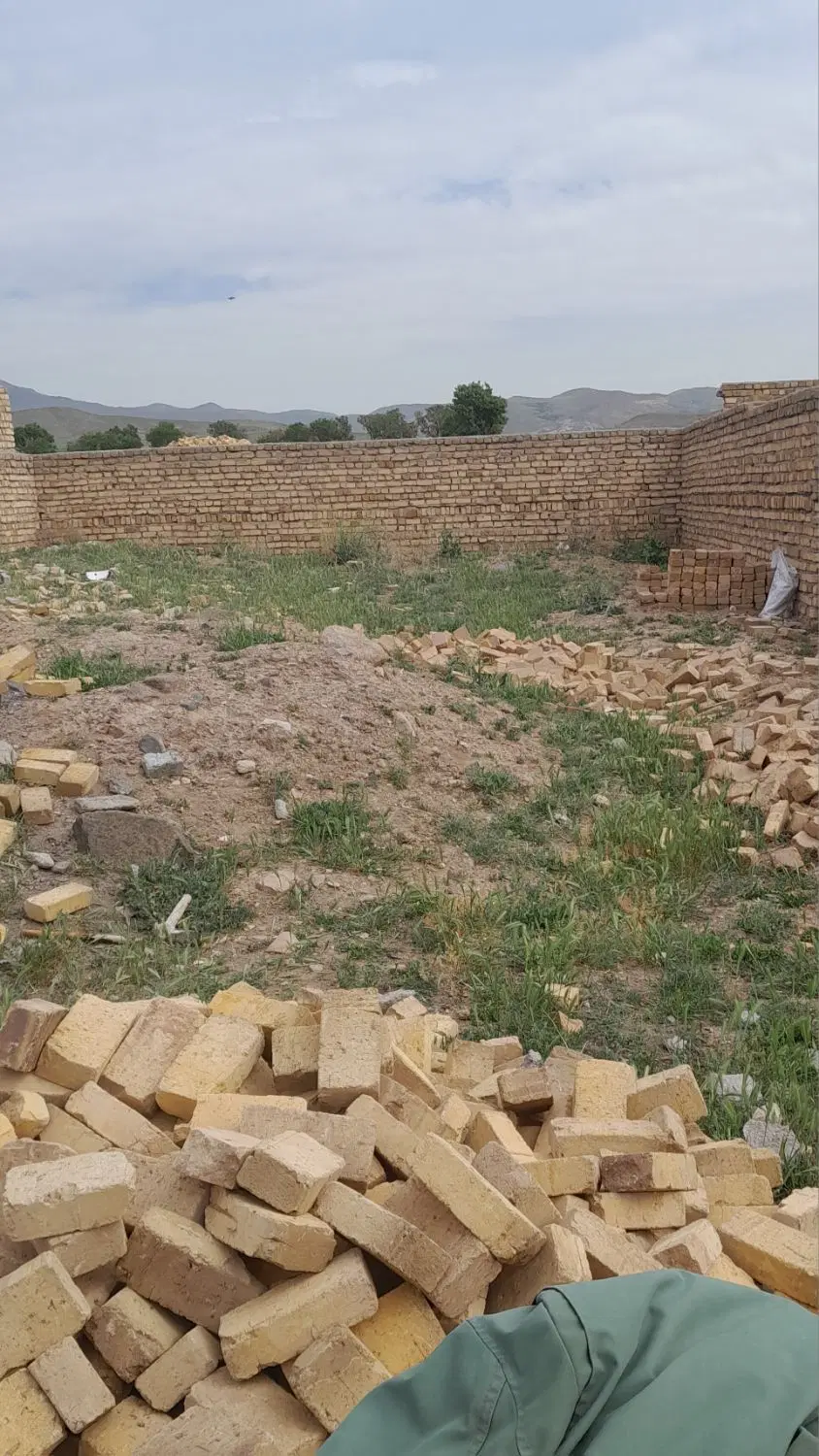 زمین ۴ دیواری روستای اروس آباد قزوین