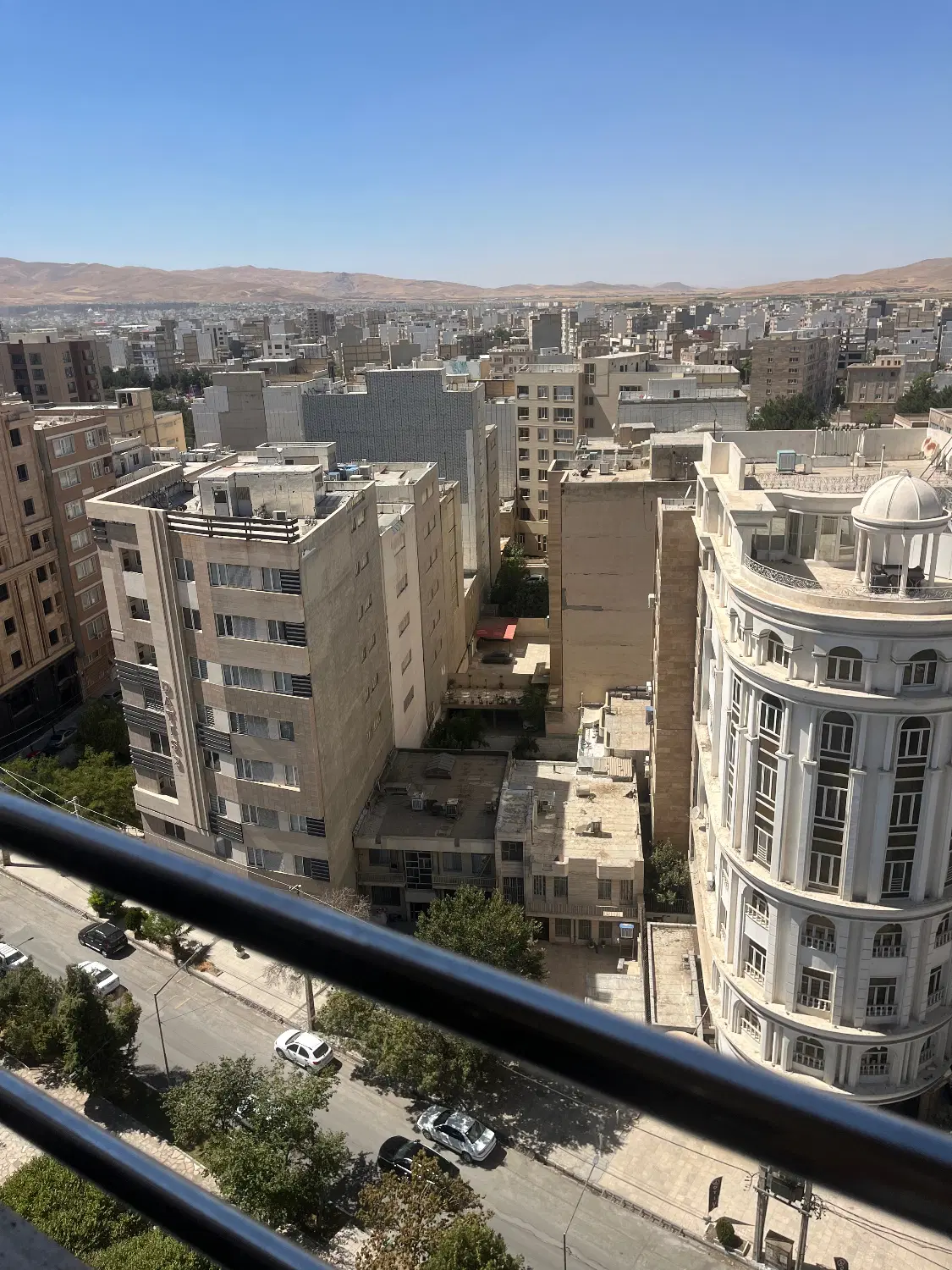 مغازه ۲۵۰ متری بلوار ظفر سمت کمربندی جنب کافه نوو