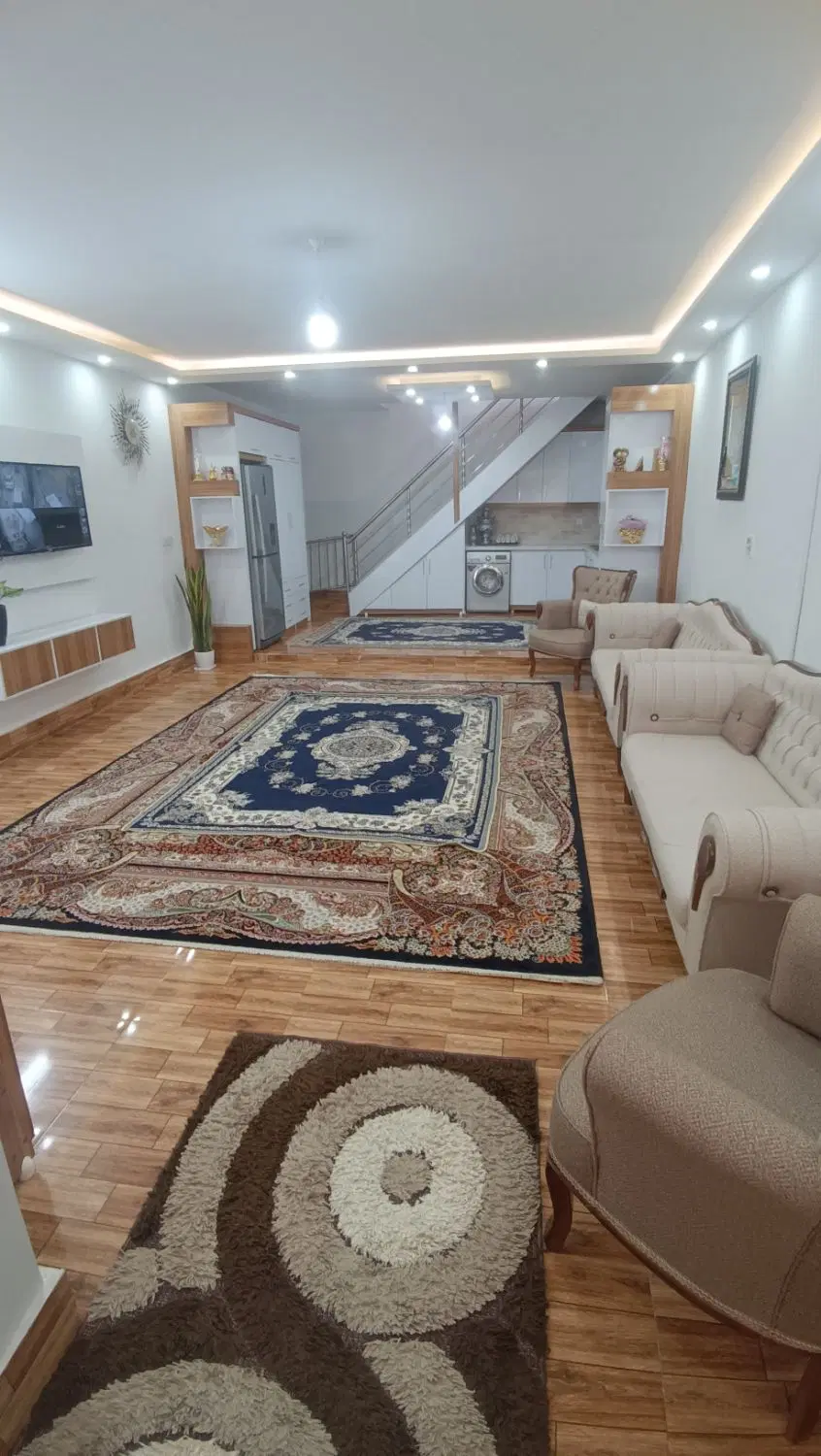 خانه دوطبقه نیم
