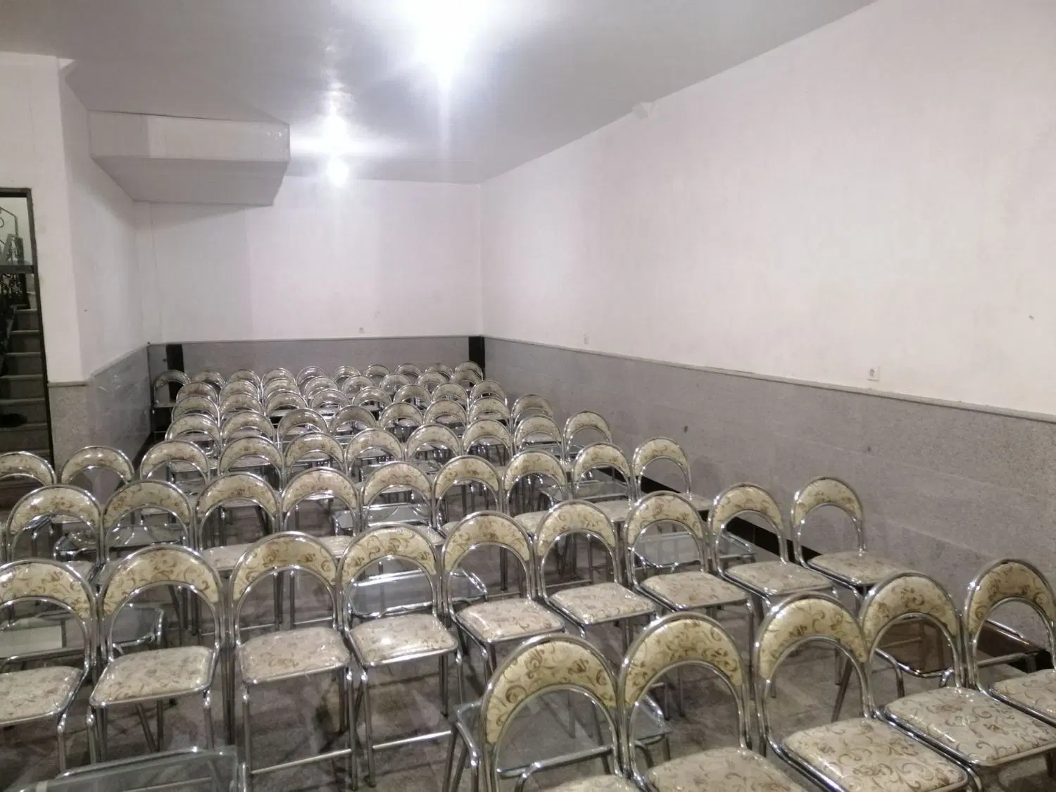 پارکینگ یا انباری
