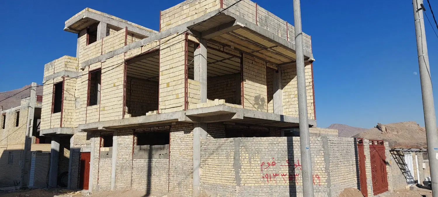 خانه  ۲ طبقه نیمه ساز واقع در اسلامیه(فراشاه)