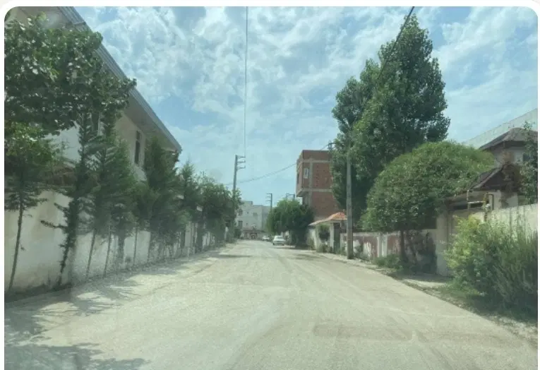 زمین مسکونی حدود ۴۱۱ متر با بر ۱۴ متر جاده دریا