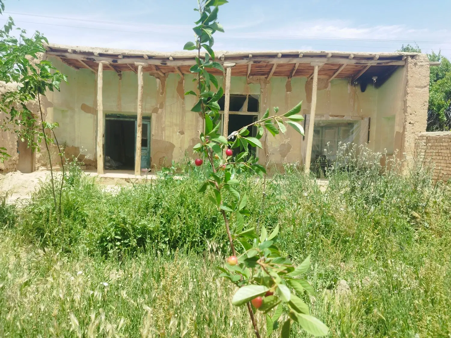 200 متر خانه کلنگی در رباط سرخ گلپایگان
