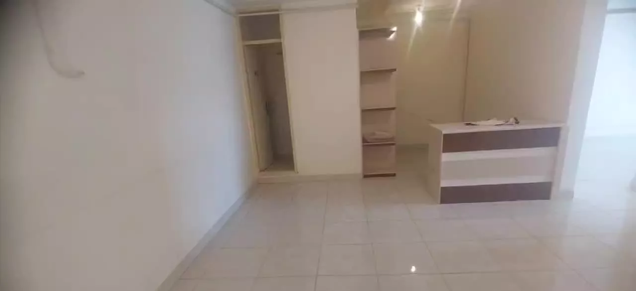 اجاره واحد تجاری بر خیابان سرداران 2