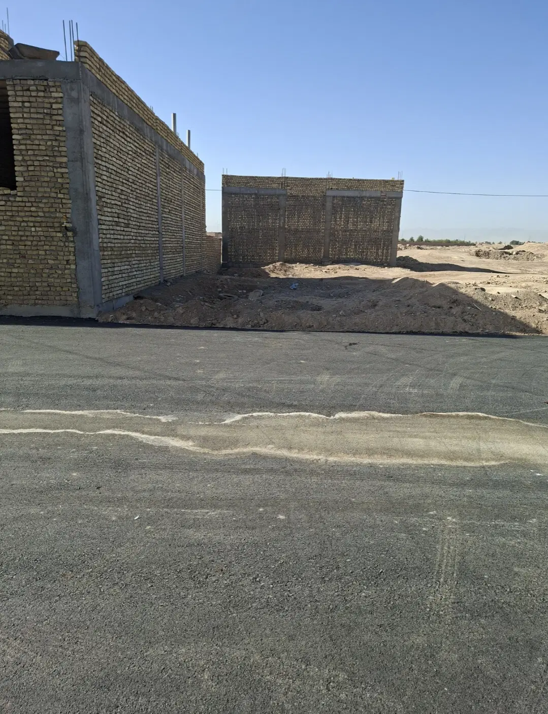 زمین فروشی