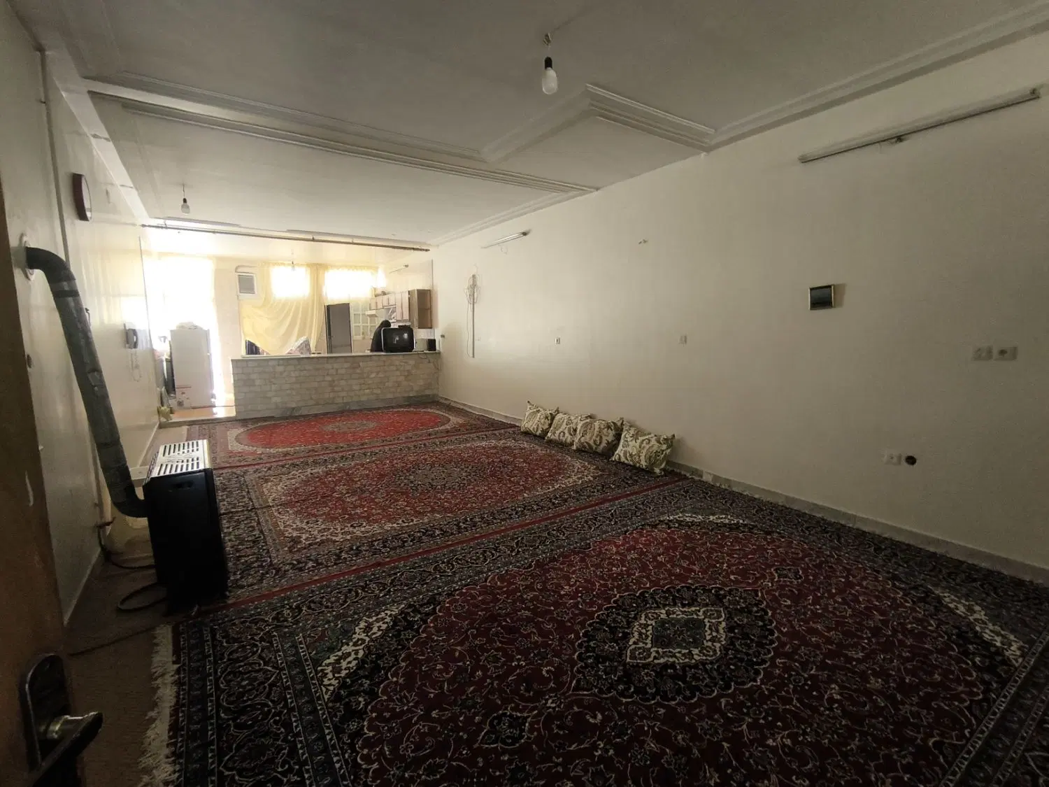 همکف120متر1خواب4تا5نفری مسکونی‌تخلیه600با10صدوقی44