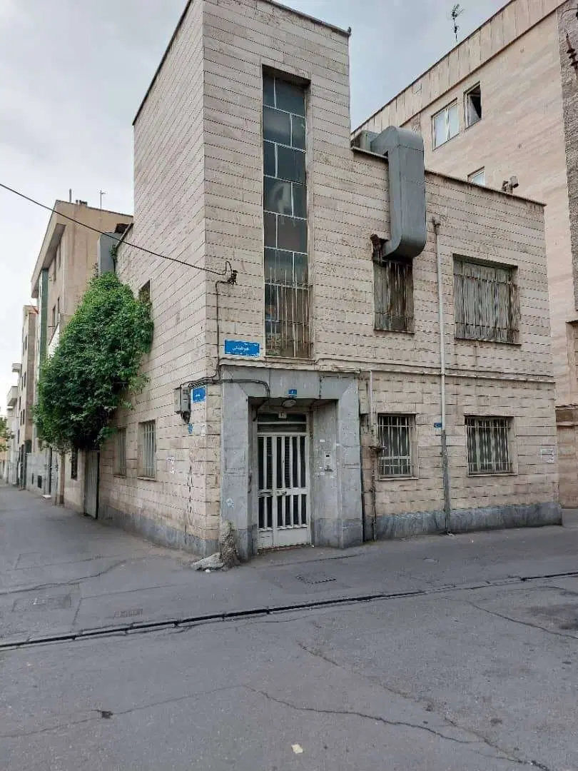 ملک کلنگی سه نبش