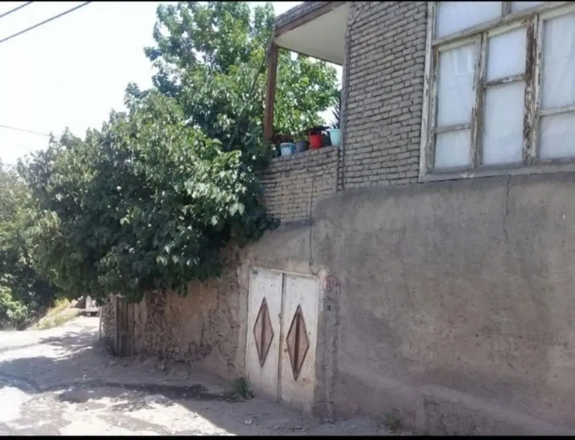فروش خانه روستایی مایان وسطی منطقه خوش آب هوا