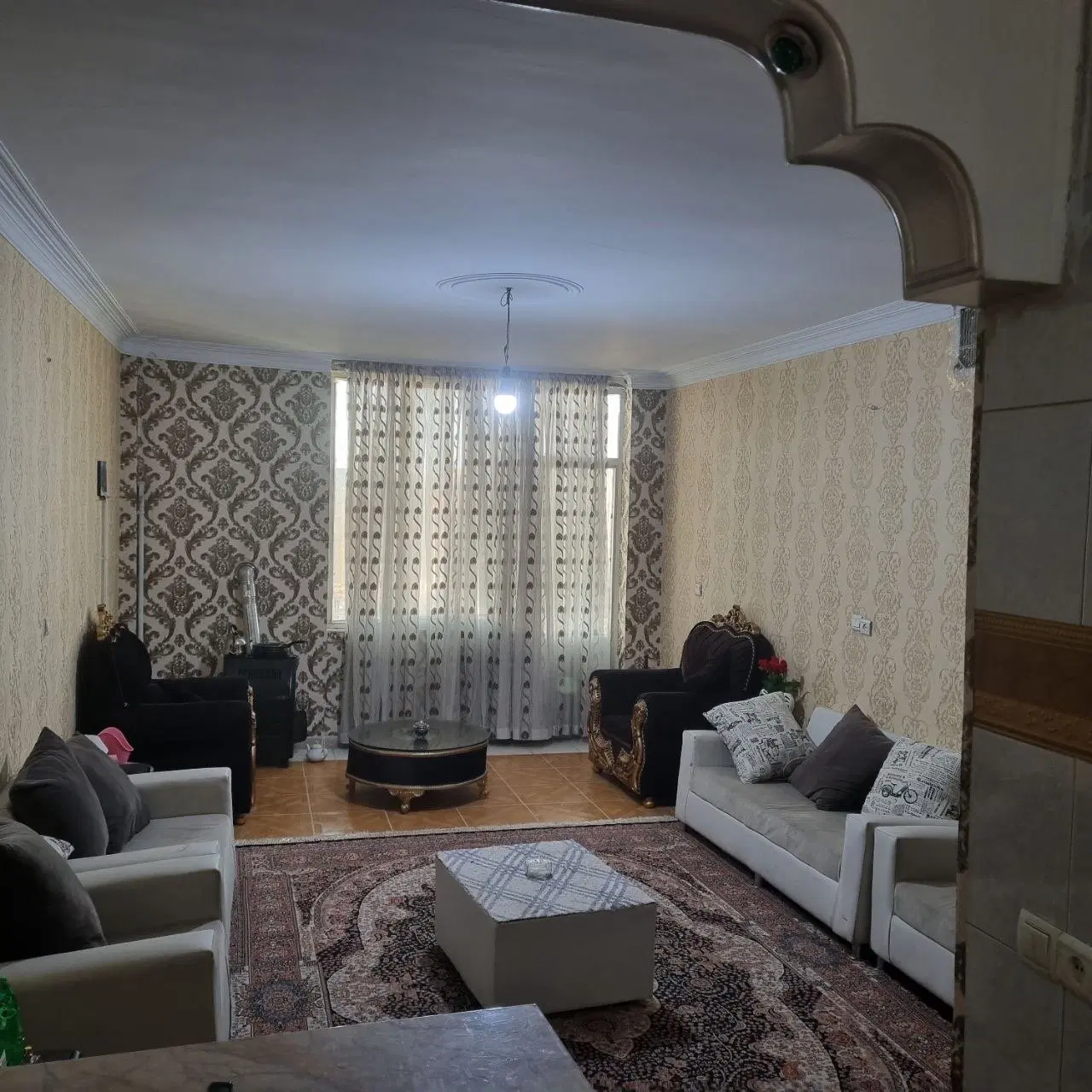 ۶۵ متر پارکینگدار سالن پرده خور مالک هستم منظریه