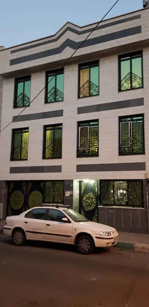 فروشی 300 جنوبی دونبش _شهرک گلستان