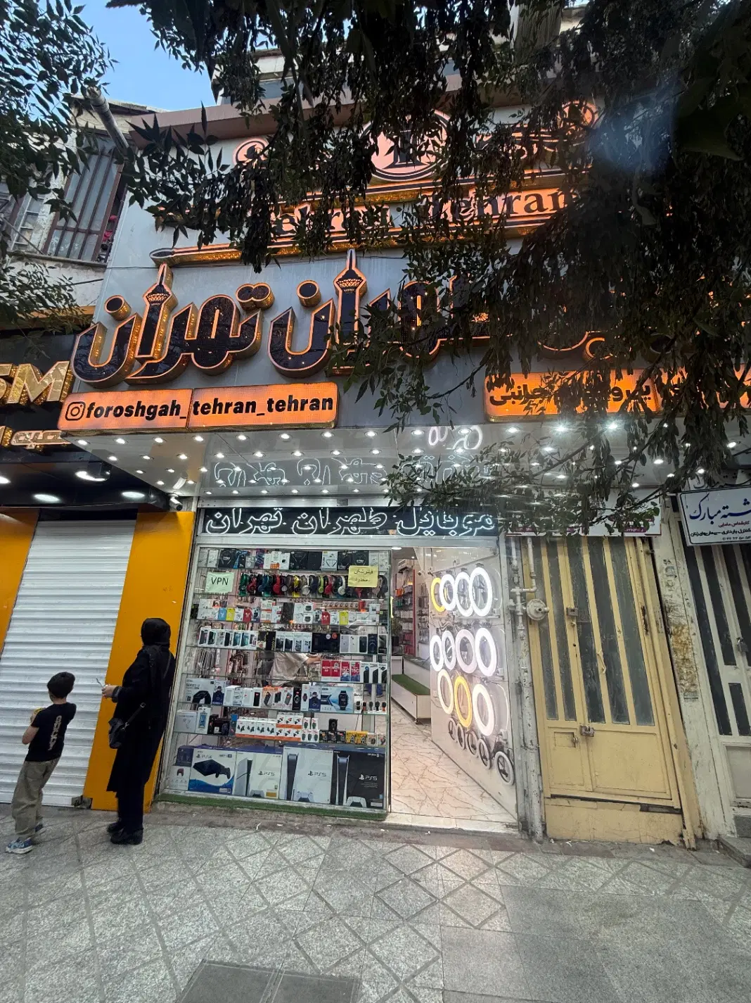 فروش مغازه ۵۲ متری در بهترین لوکیشن شهر بروجرد