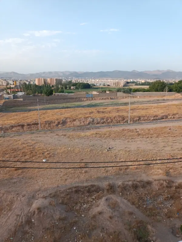 مغازه در وسط شهر