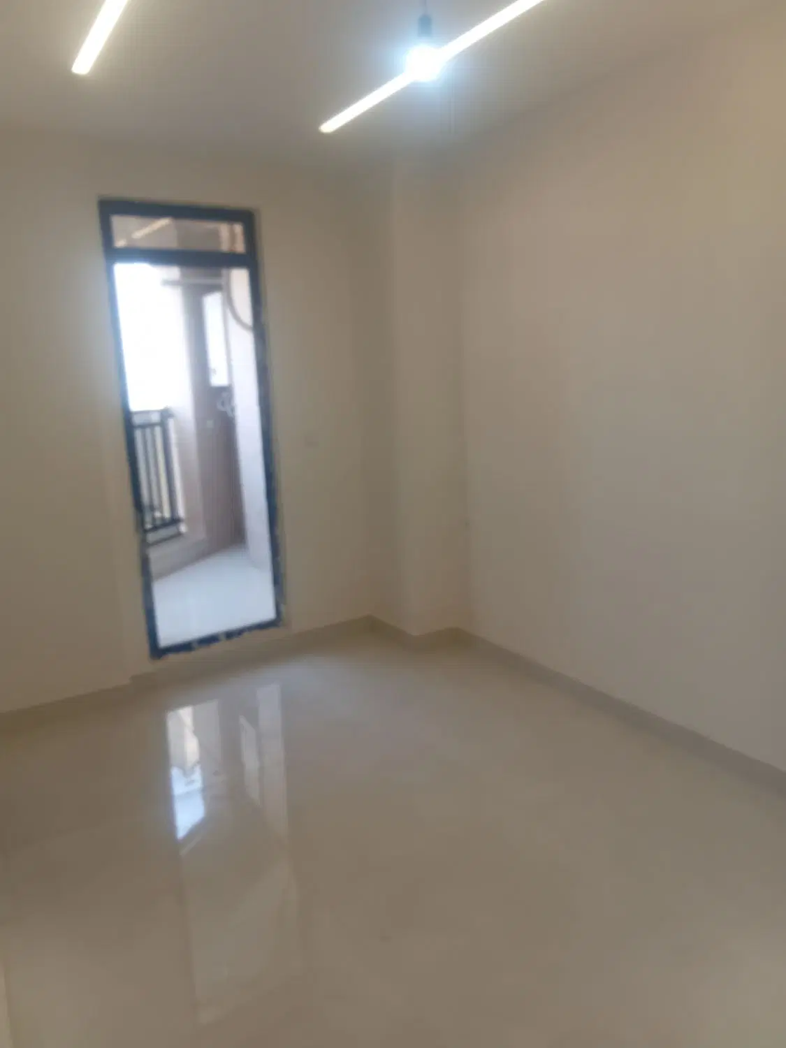 آپارتمان نوساز ۸۰ متری  رهن کامل
