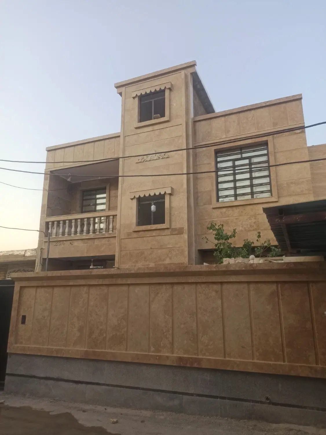 فروش منزل دو طبقه سه خواب تمام کار