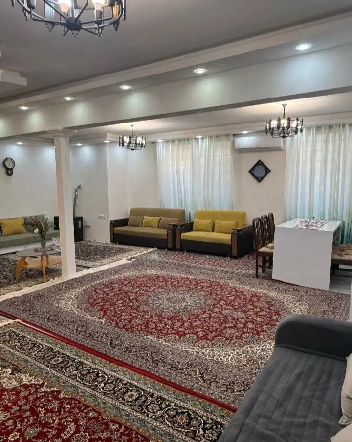 ویلا باغ ۳۰۰متری لوکس، پر انرژی محوطه دنج آرام