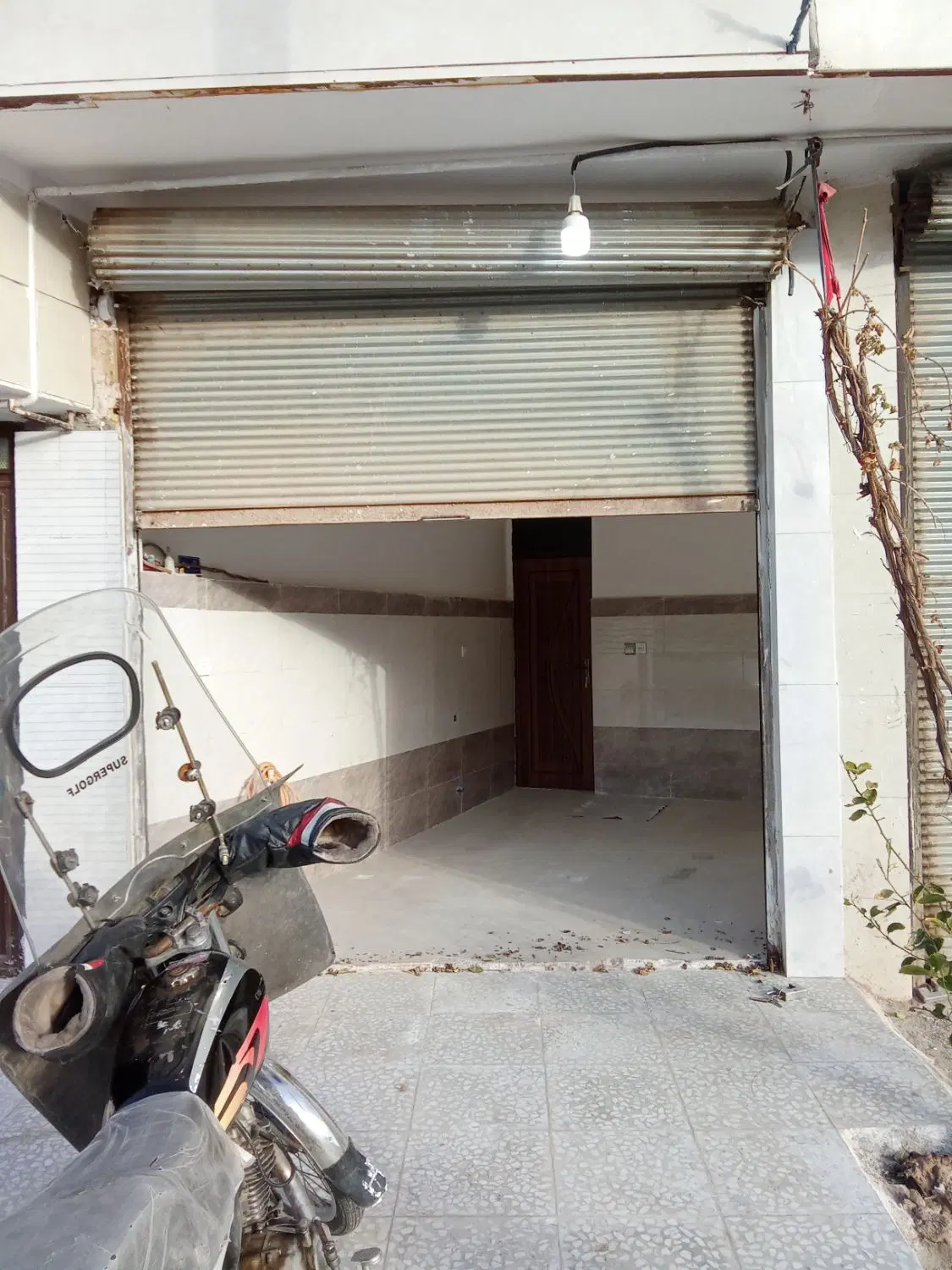 اجاره انباری، پارکینگ